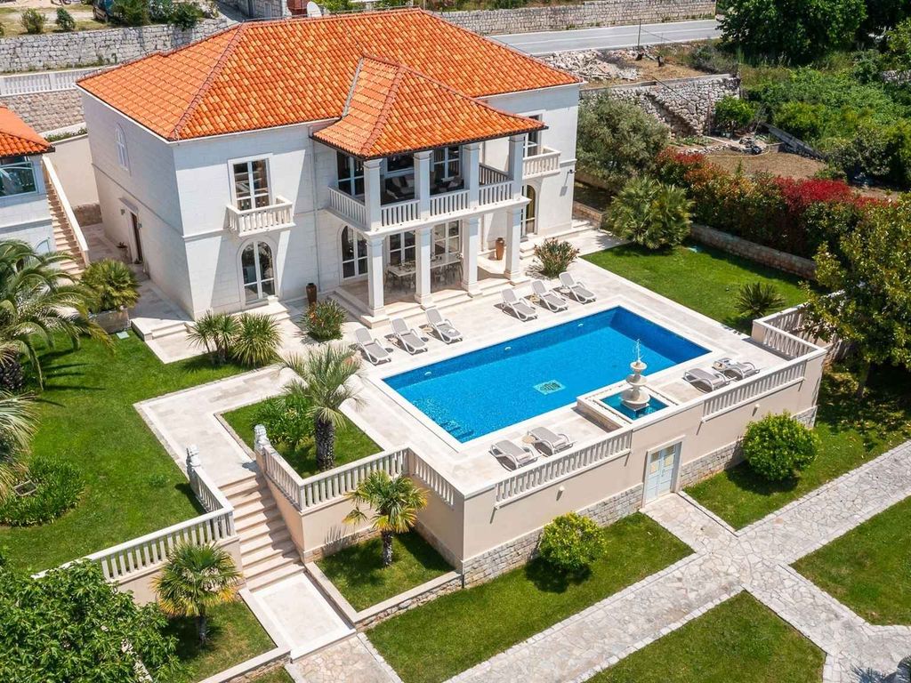 Villa mit Klimaanlage und Pool