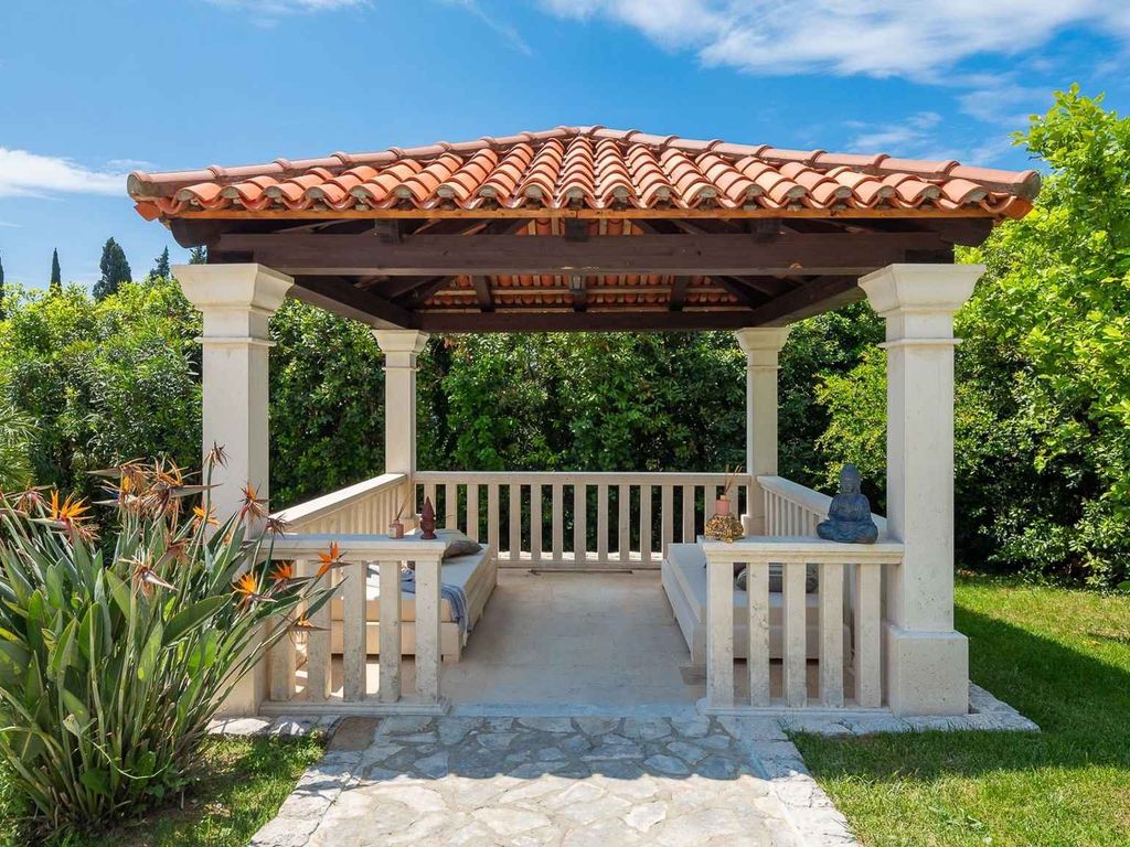 Villa mit Klimaanlage und Pool