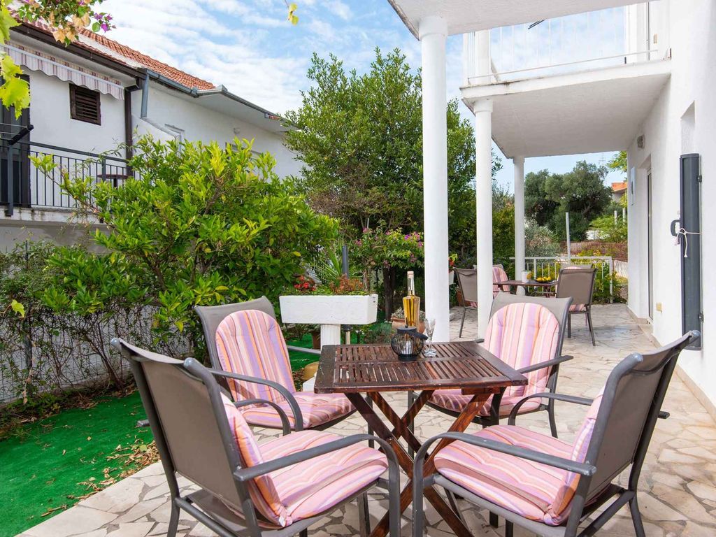 Ferienwohnung mit Balkon und Grill