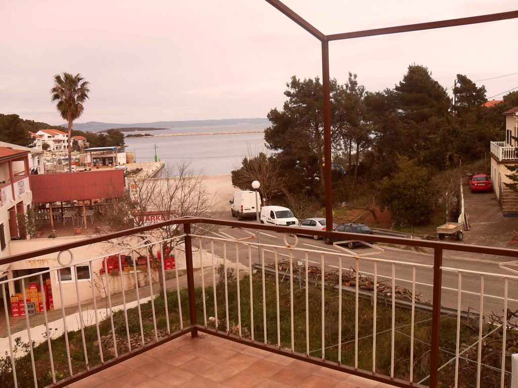 Ferienhaus mit Terrasse und Klimaanage