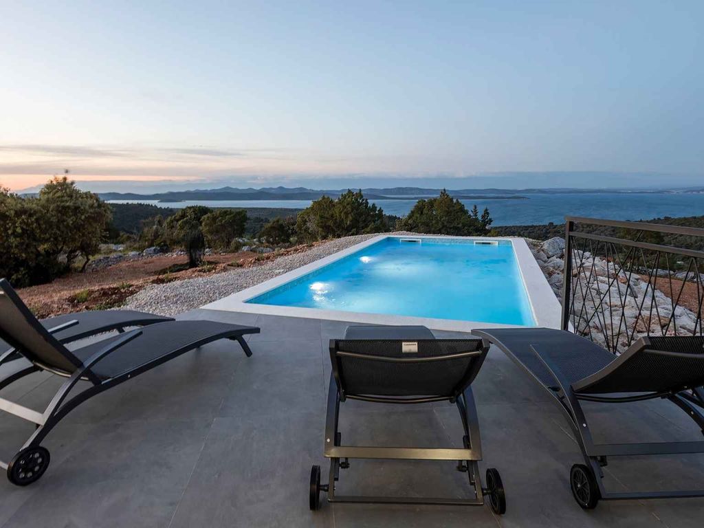Villa mit Klimaanlage und Pool