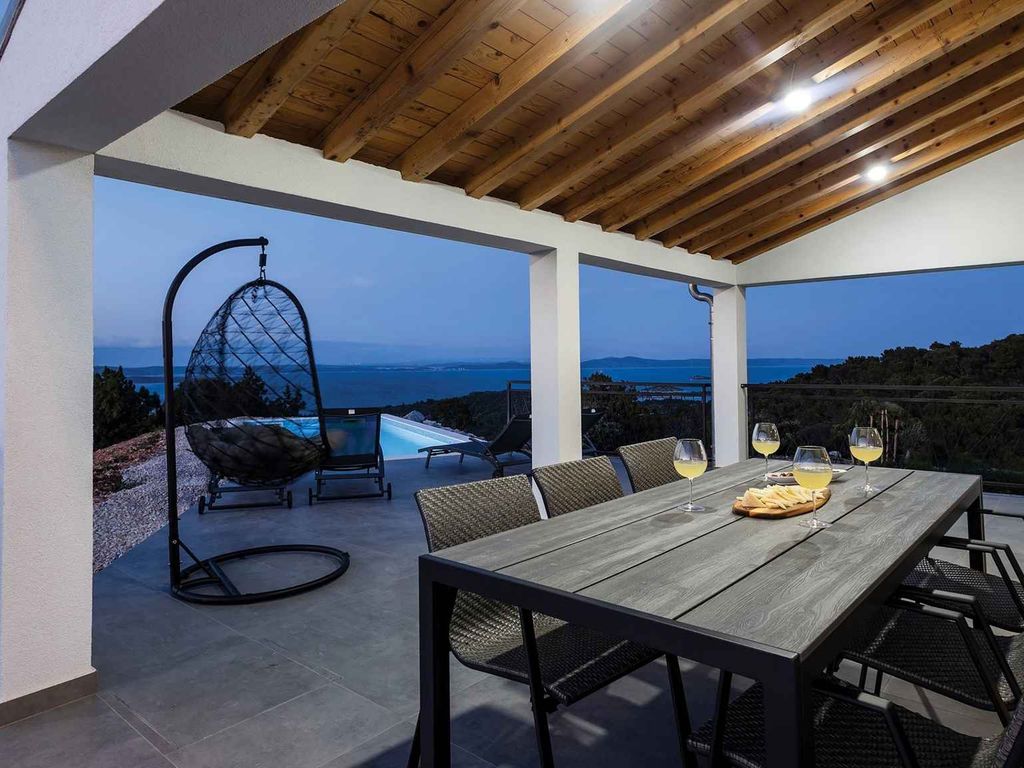 Villa mit Klimaanlage und Pool