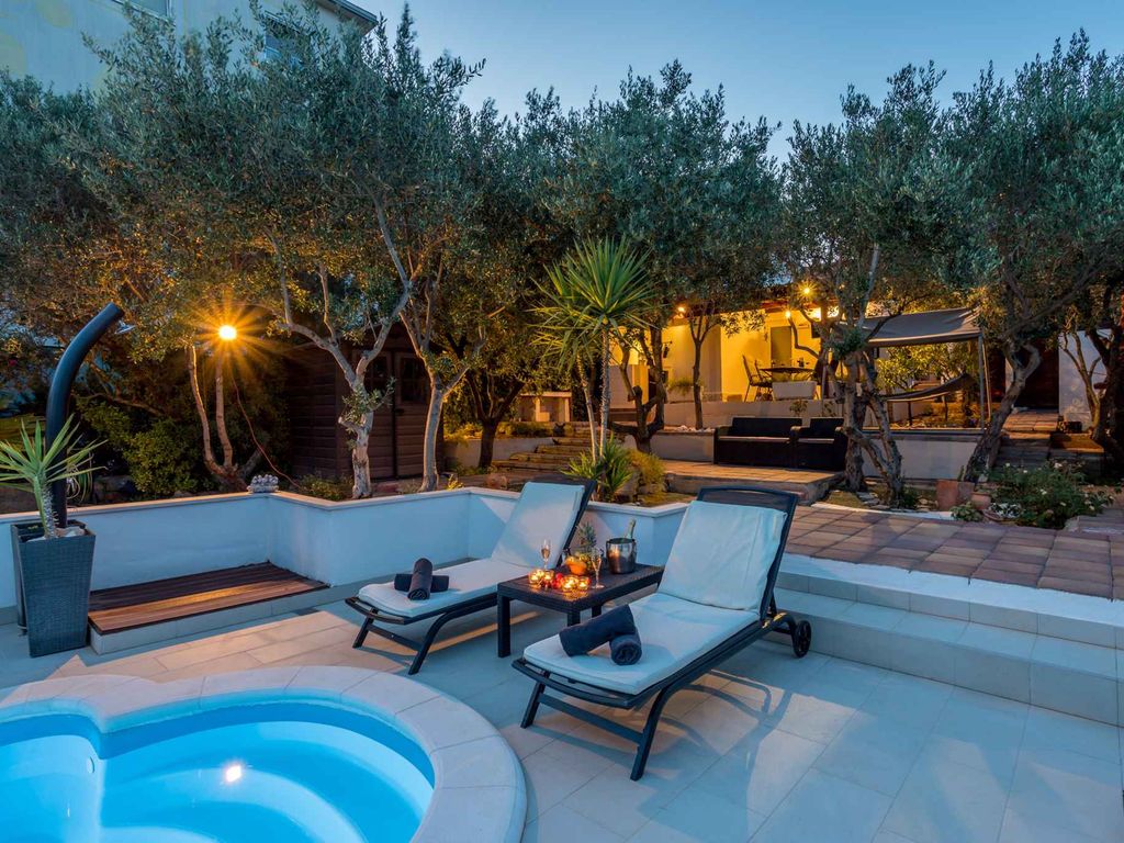 Ferienhaus mit großer Terrasse und Klimaanlage