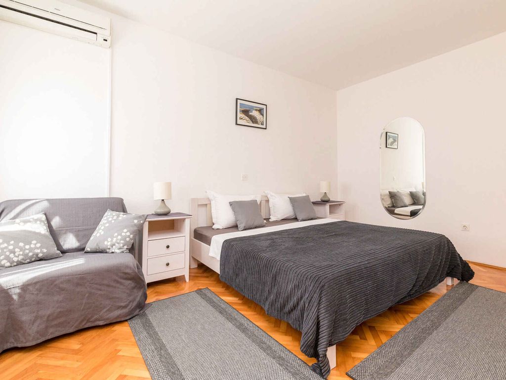 Ferienwohnung mit Klimaanlage und Terrasse