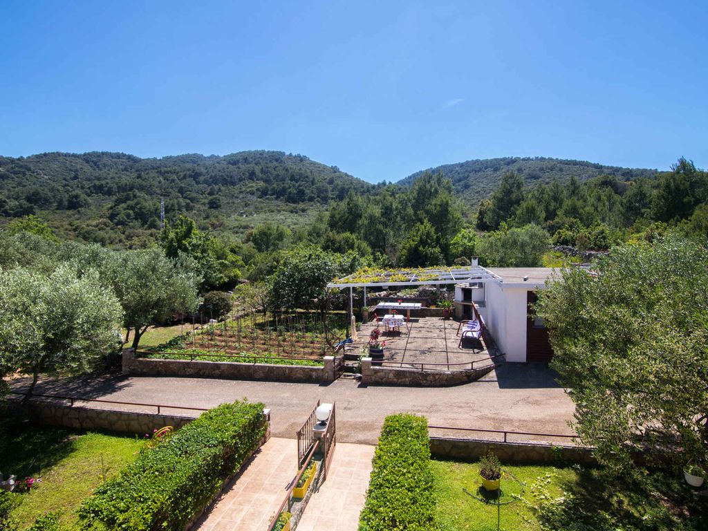 Ferienwohnung mit Terrasse im Grünen