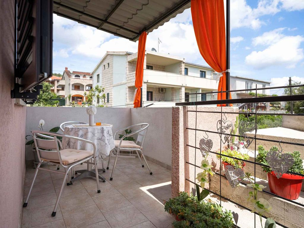 Ferienwohnung mit Klimaanlage und Balkon