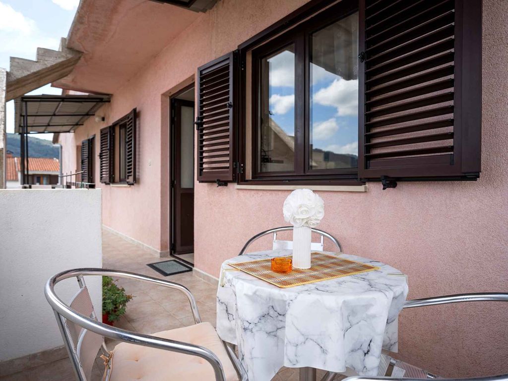 Ferienwohnung mit Klimaanlage und Balkon