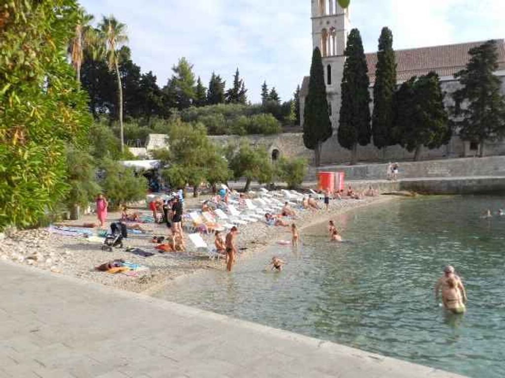 Ferienwohnung mit Klimaanlage, Balkon und Meerblick in Hvar