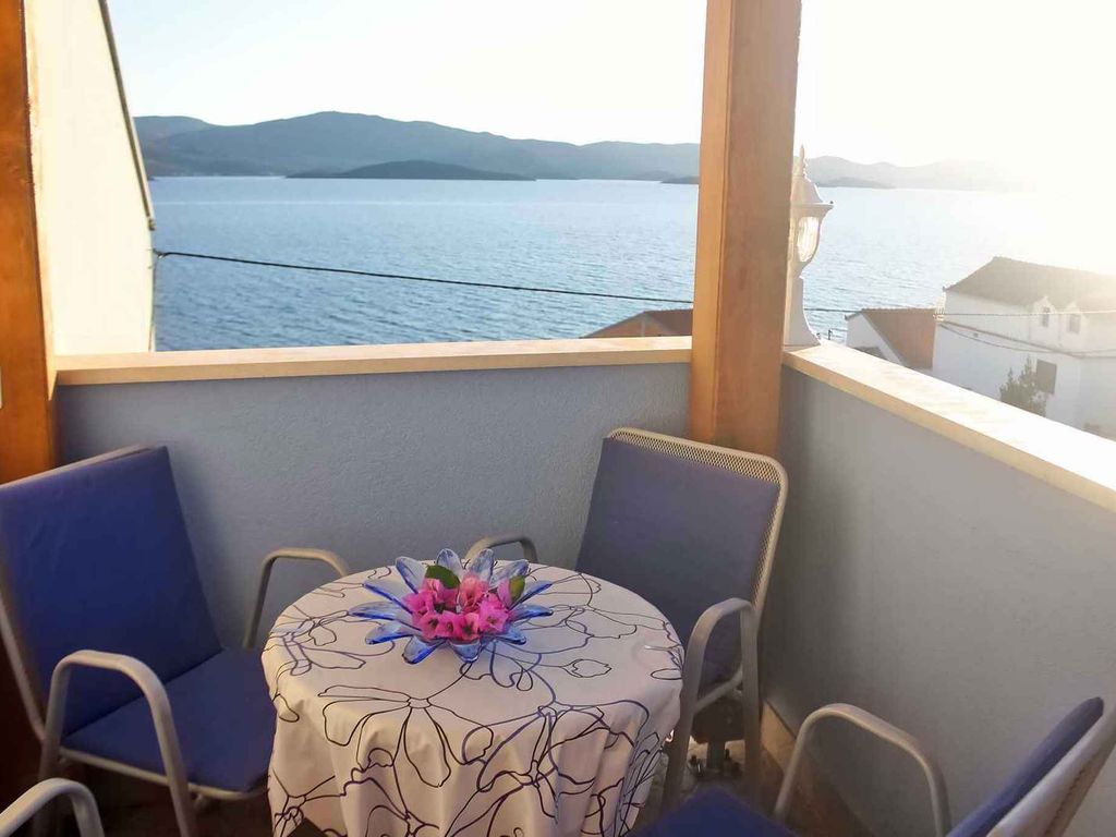 Ferienwohnung Mit Meerblick und Terasse