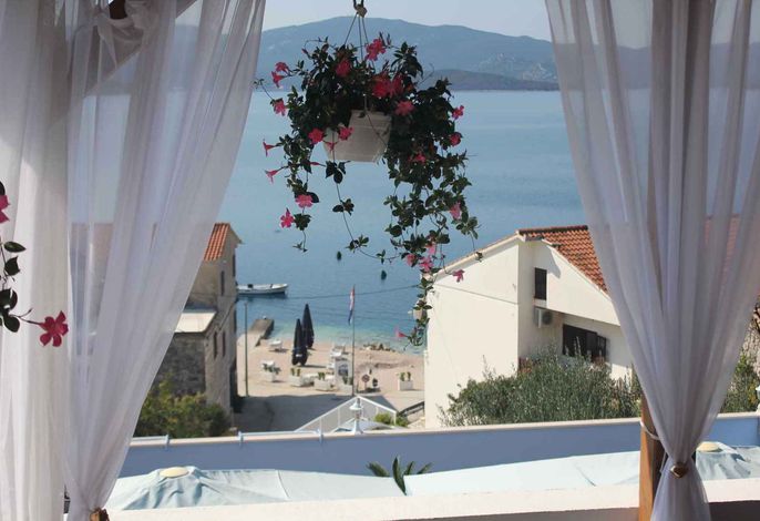 Ferienwohnung Mit Meerblick und Terasse