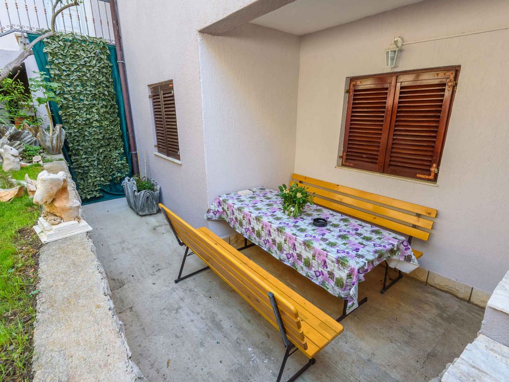 Ferienwohnung mit Klimaanlage, Terrasse und Meerblick in Klek