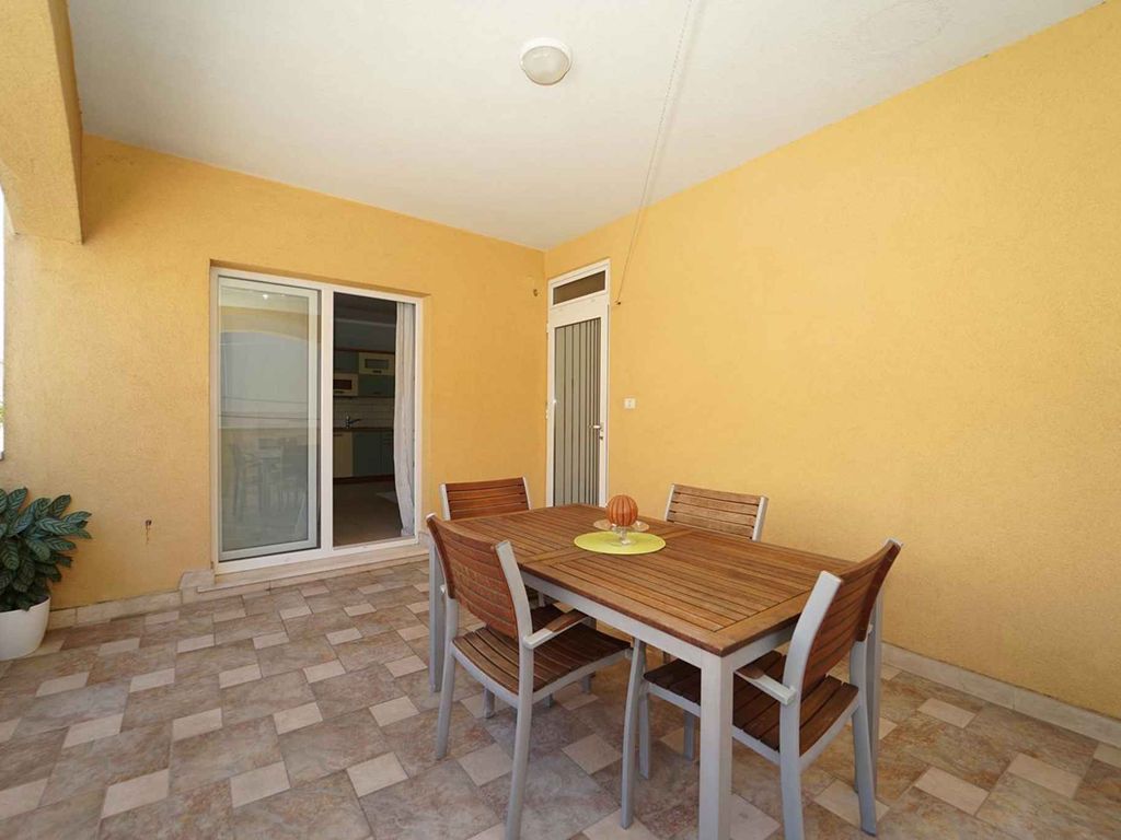Ferienwohnung mit Klimaanlage und Terrasse