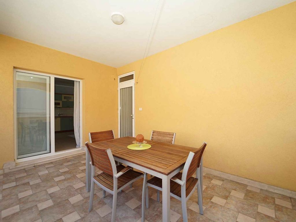 Ferienwohnung mit Klimaanlage und Terrasse