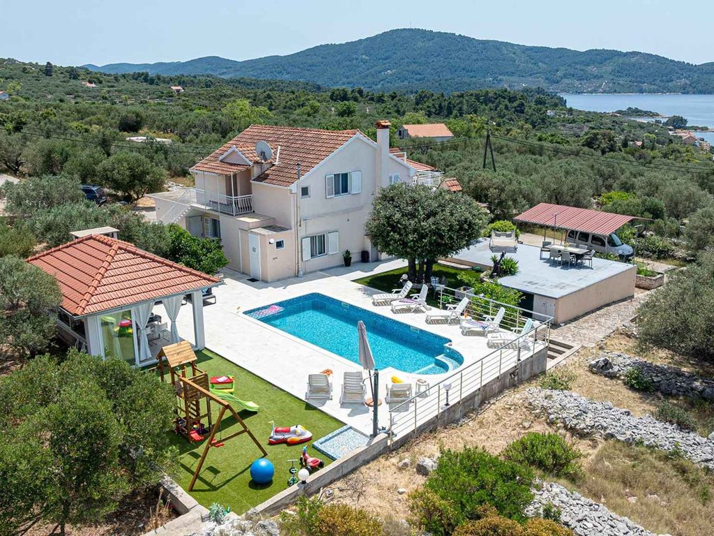Ferienhaus mit Klimaanlage und Pool