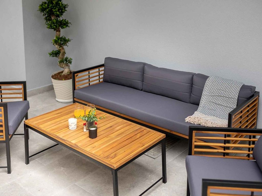 Ferienhaus mit Pool und Meerblick