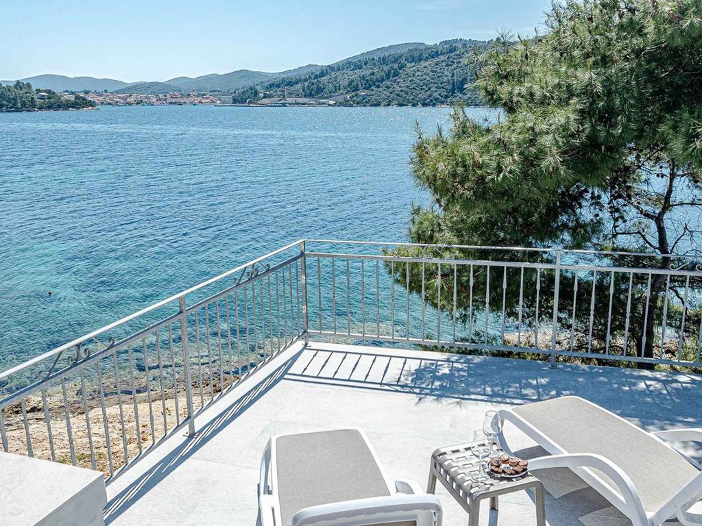 Ferienhaus mit Terrasse und Meerblick