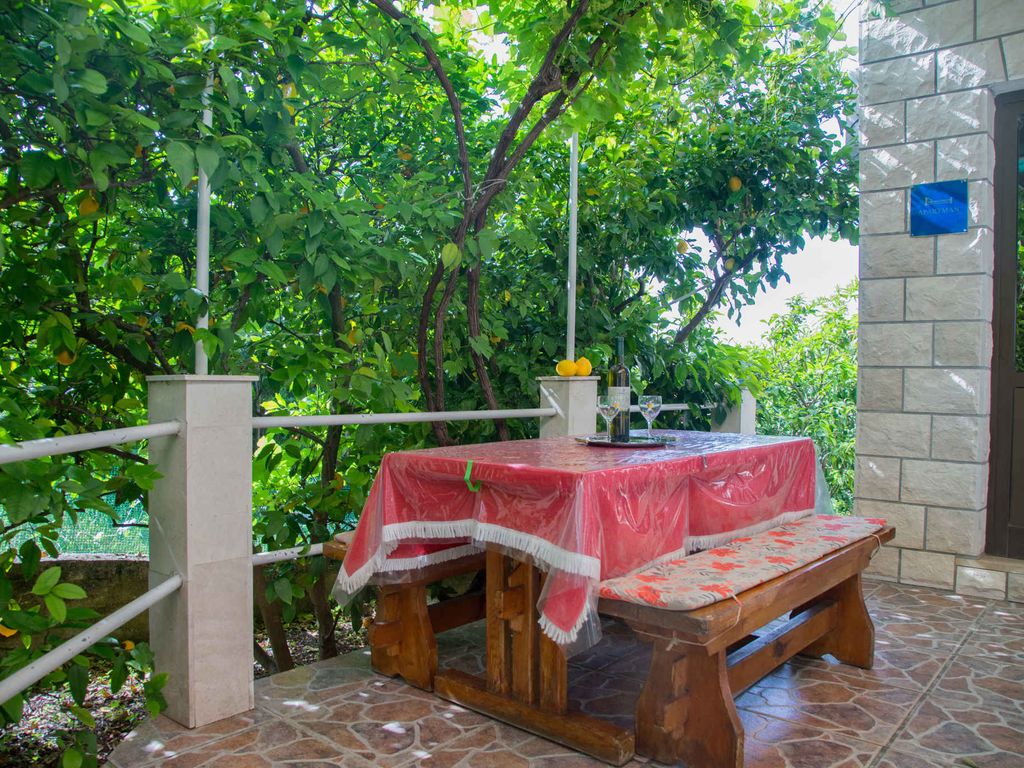 Ferienwohnung mit Terrasse und Grill