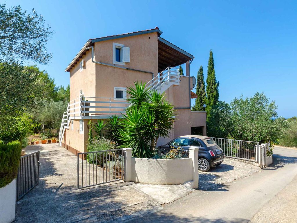 Ferienwohnung nahe am Meer mit Terrasse