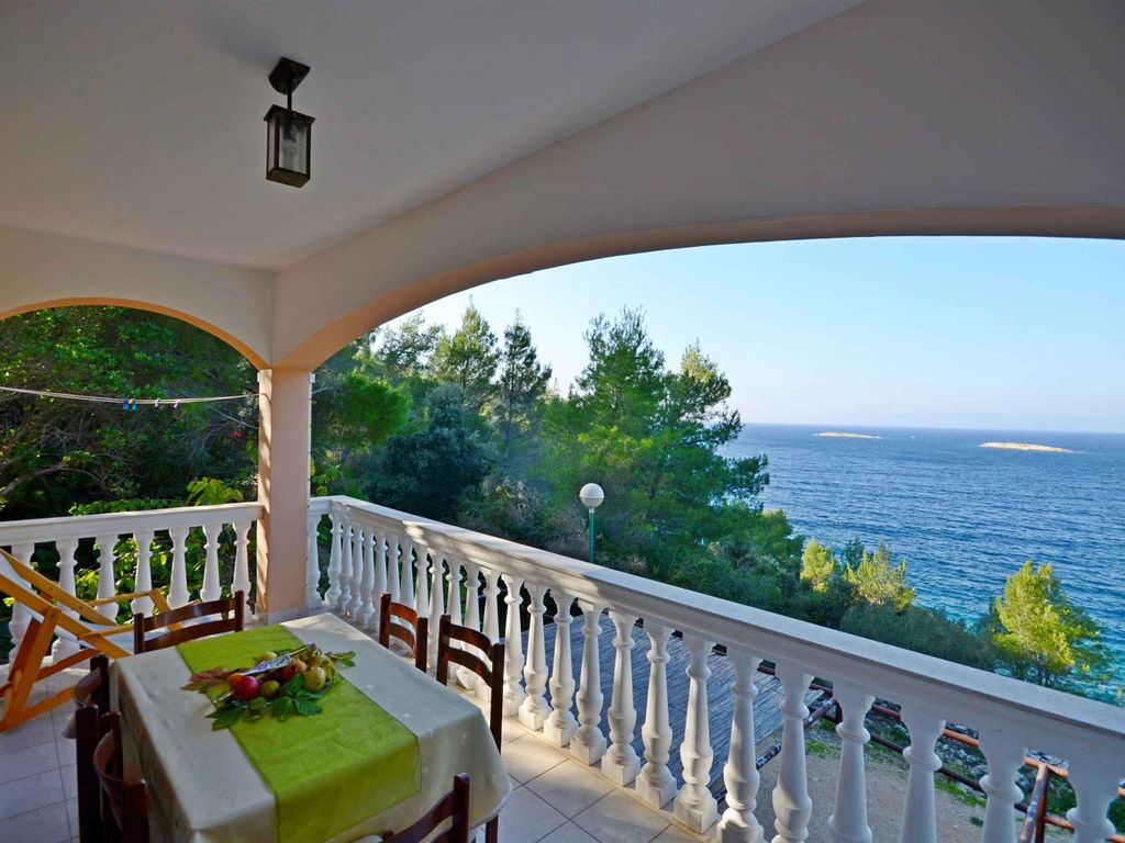Ferienhaus mit Balkon und Meerblick