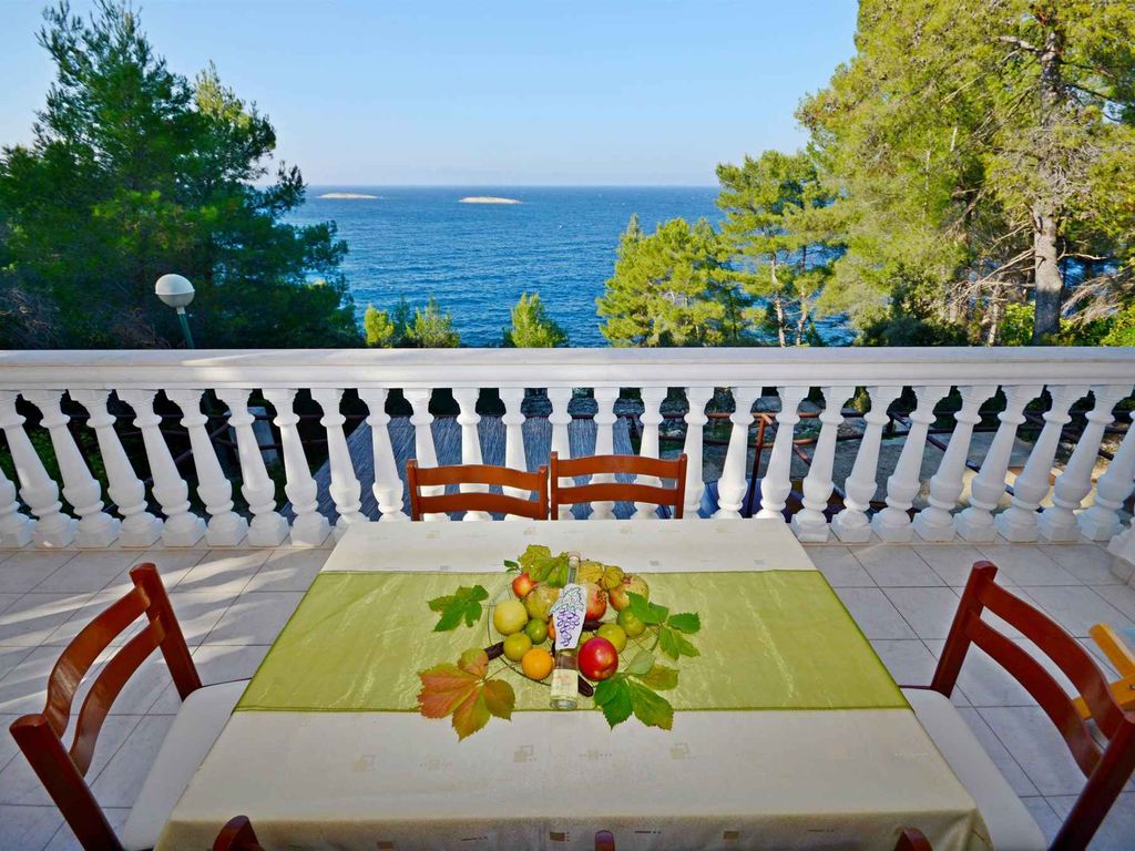 Ferienhaus mit Balkon und Meerblick