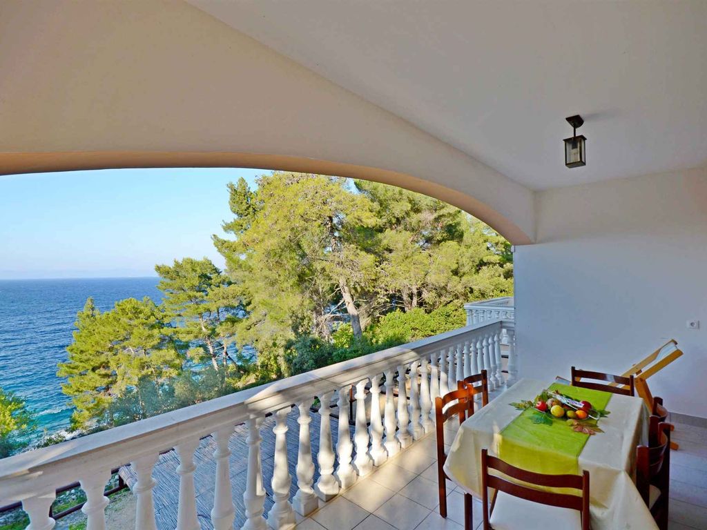 Ferienhaus mit Balkon und Meerblick