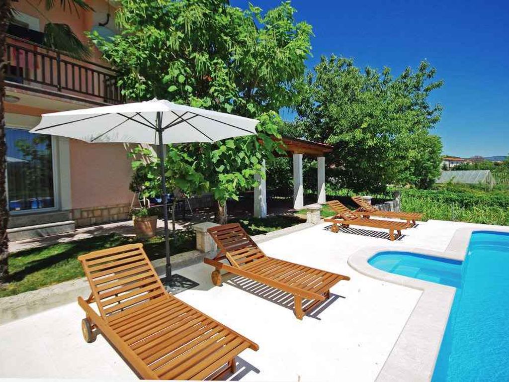 Ferienhaus mit Swimmingpool und Klimaanlage