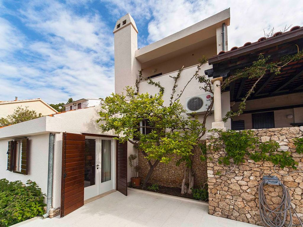 Villa mit Meerblick und Pool
