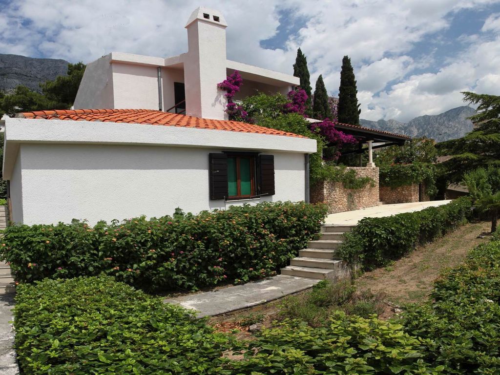 Villa mit Meerblick und Pool