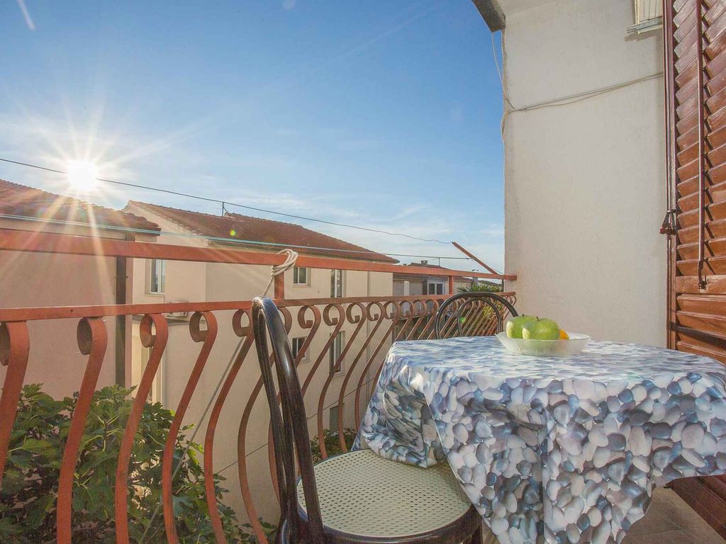 Studio mit Balkon