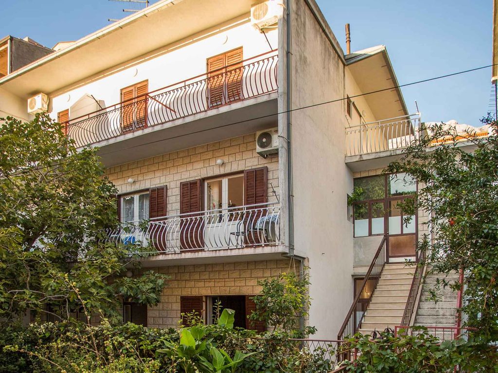 Studio mit Balkon