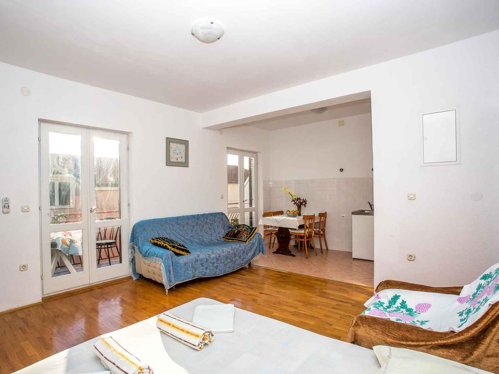 Studio mit Balkon