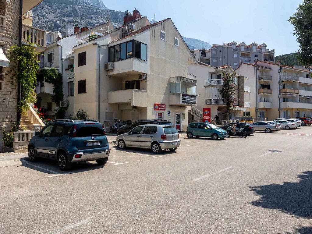 Ferienwohnung für 4 Personen mit Klimaanlage und Parkplatz