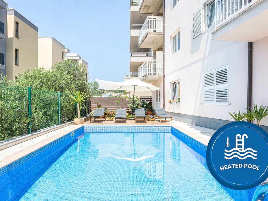 Ferienwohnung mit Schwimmingpool im Freien
