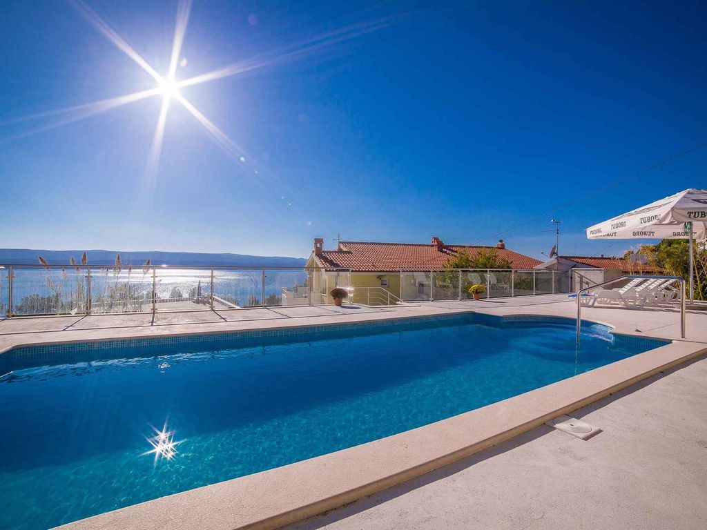 Ferienwohnung mit Außenpool in Strandnähe