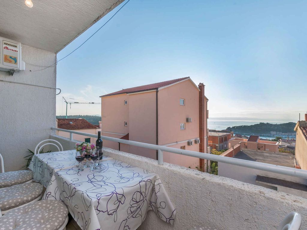 Ferienwohnung mit Balkon und Meerblick