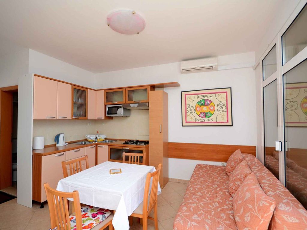 Ferienwohnung mit Klimaanlage und Kieselstrand nähe