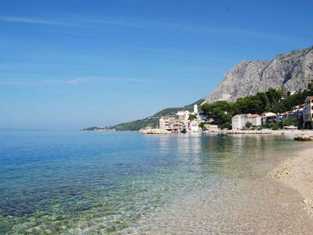 Ferienwohnung mit Klimaanlage und Kieselstrand nähe