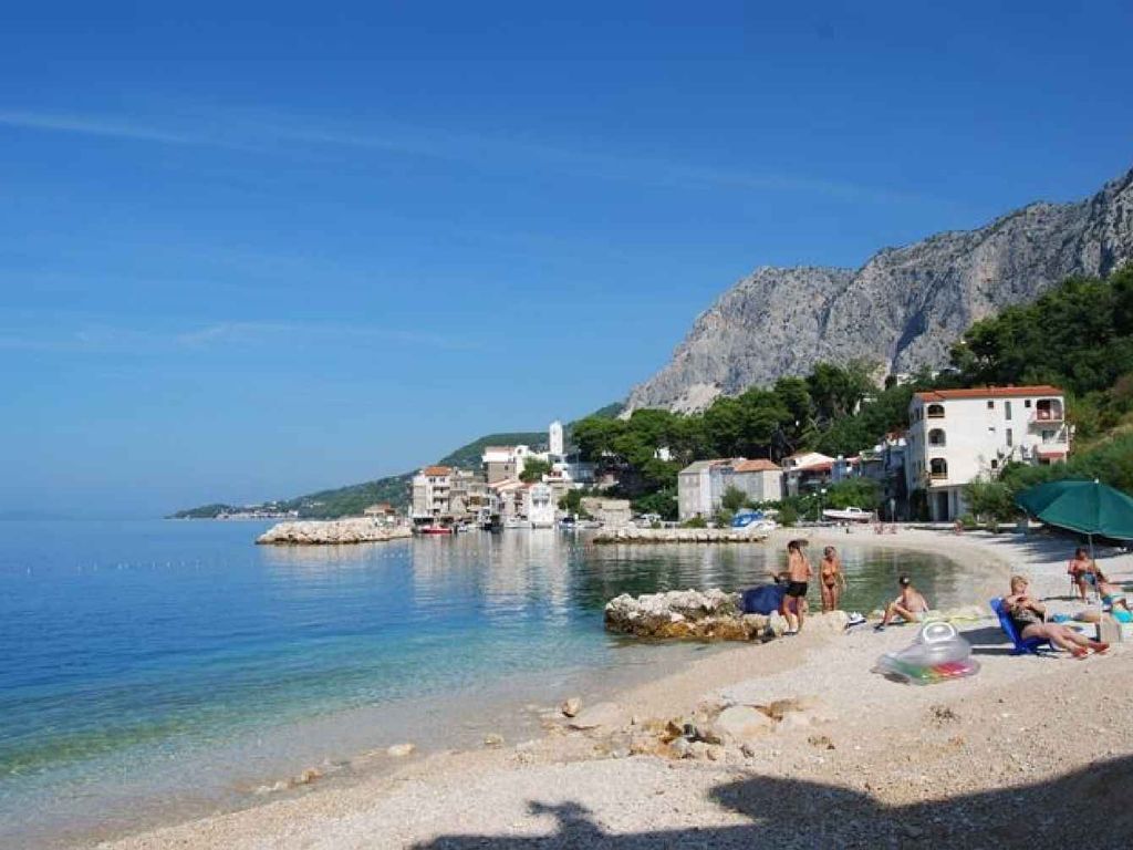 Ferienwohnung mit Klimaanlage und Kieselstrand nähe
