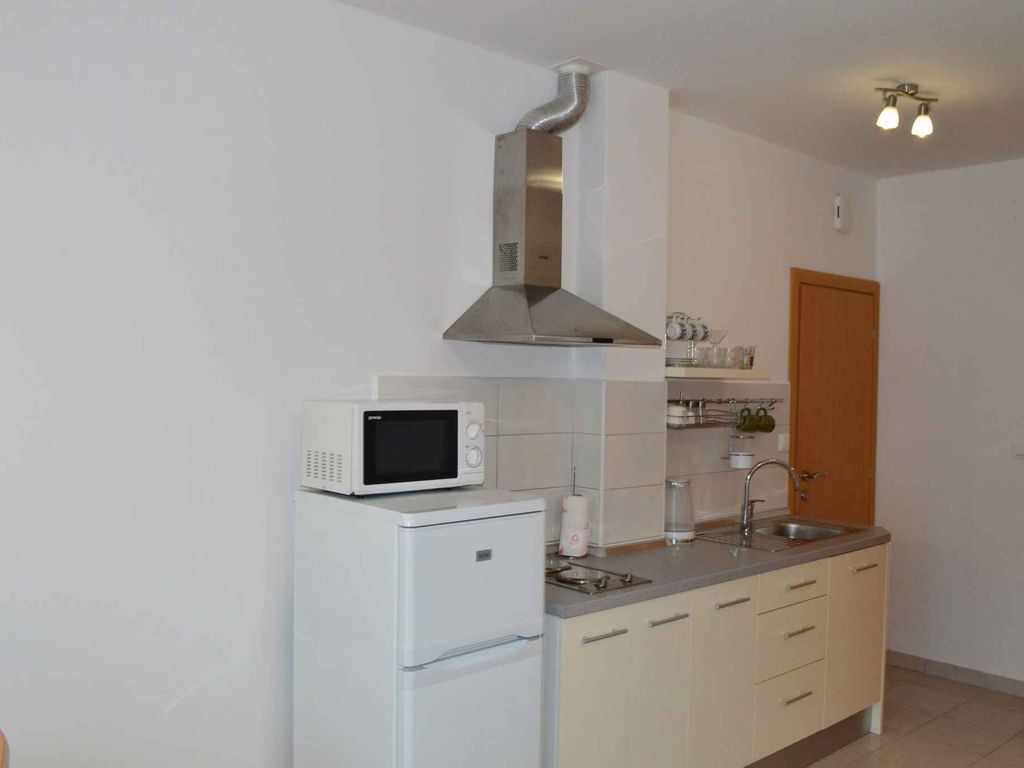 Modernes Apartment in Tisno, nur 400 Meter vom Strand entfernt