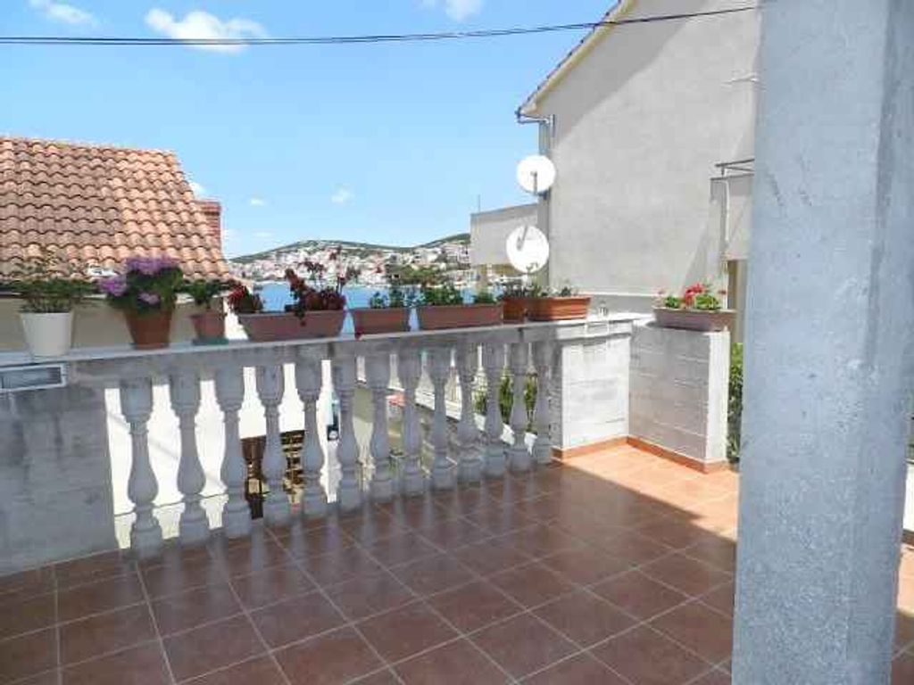 Ferienwohnung Mit Internet und Klimaanlage und Grill
