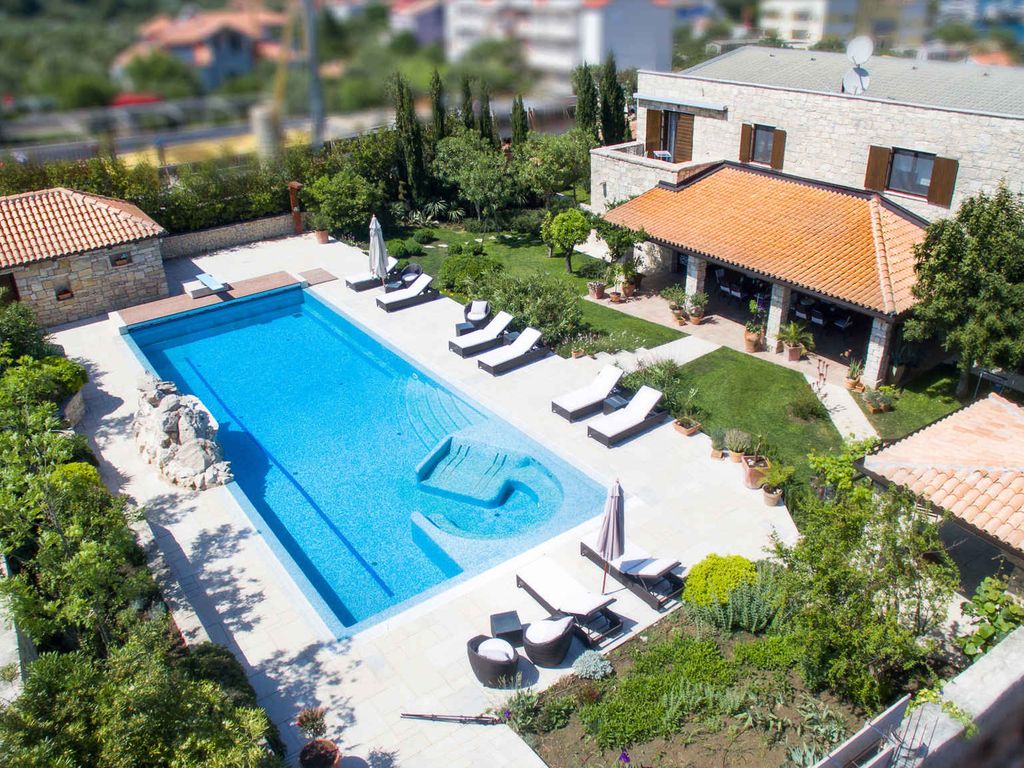 Ferienwohnung mit Klimaanlage und Pool