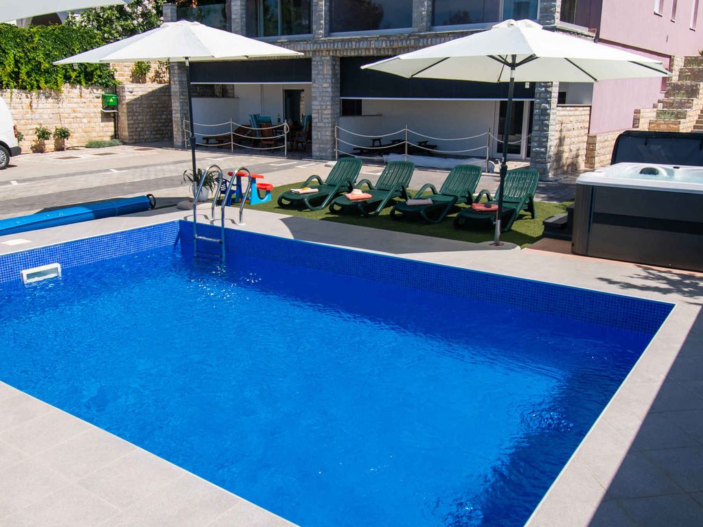 Ferienwohnung mit Klimaanlage und Pool