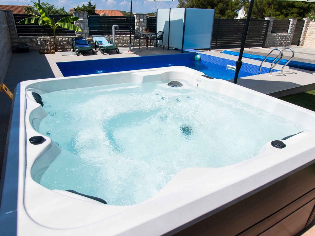 Ferienwohnung mit Klimaanlage und Pool