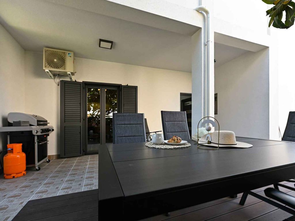 Ferienwohnung mit gemütlicher Terrasse und Grillmöglichkeit