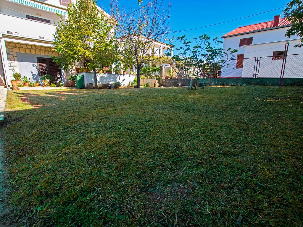 Ferienwohnung mit Klimaanlage und Balkon