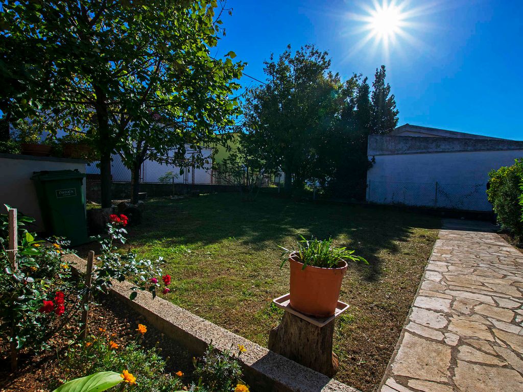 Ferienwohnung mit Klimaanlage und Balkon