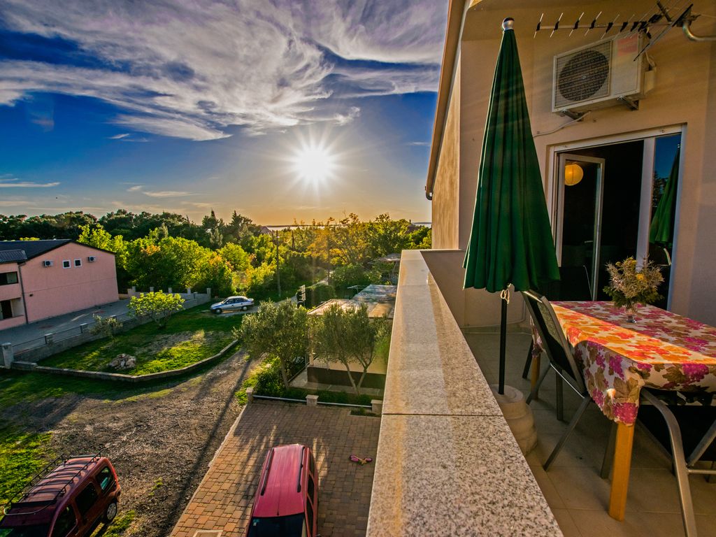 Ferienwohnung mit Klimaanlage und Balkon