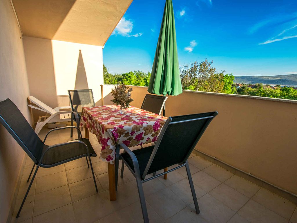 Ferienwohnung mit Klimaanlage und Balkon
