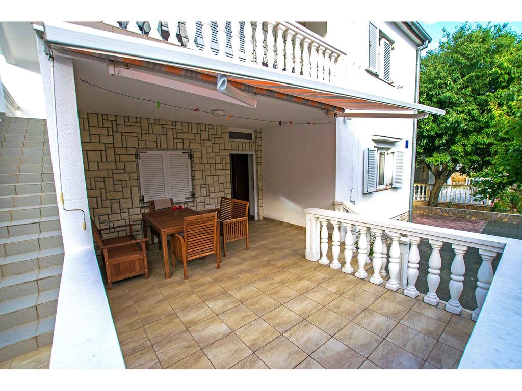 Ferienwohnung mit Klimaanlage und Terrasse