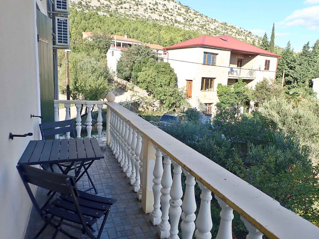 Ferienwohnung mit Balkon und Klimaanlage